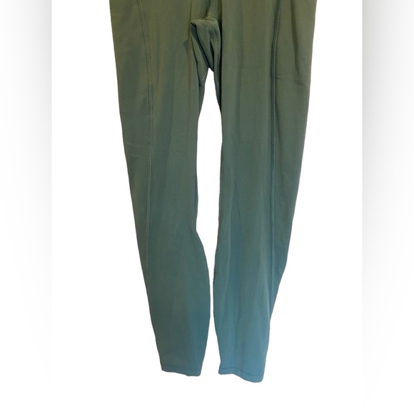 Lululemon Set Size 4 - Picture 3 of 7